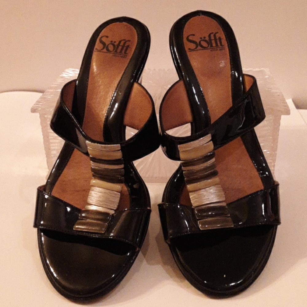 SOFFT Patent Black leather slides women size 7.5